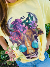 Load image into Gallery viewer, Floral cow tee
